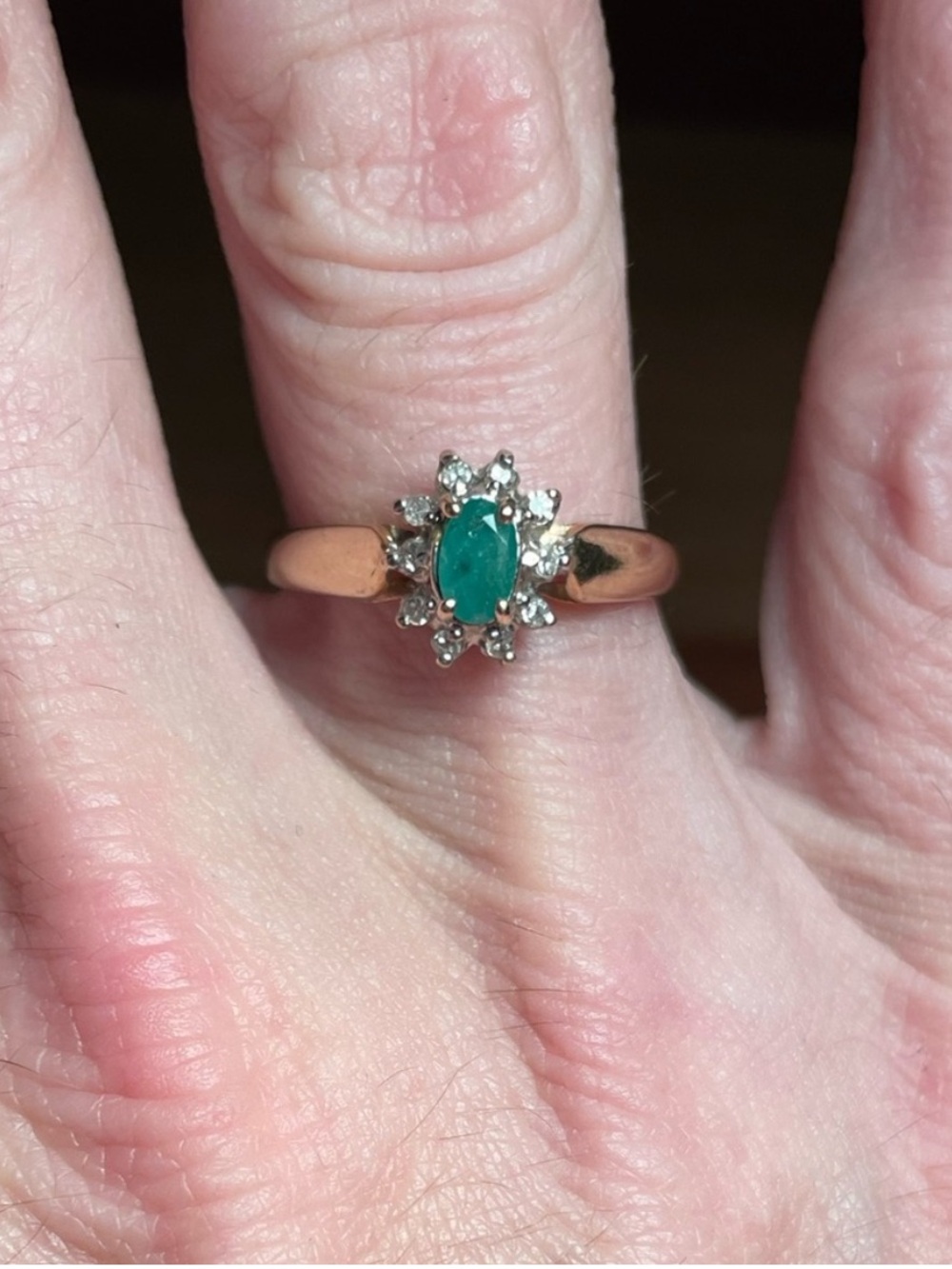 10K Emerald & Diamond Halo Yellow Gold Ring size 7 - Picture 4 of 6